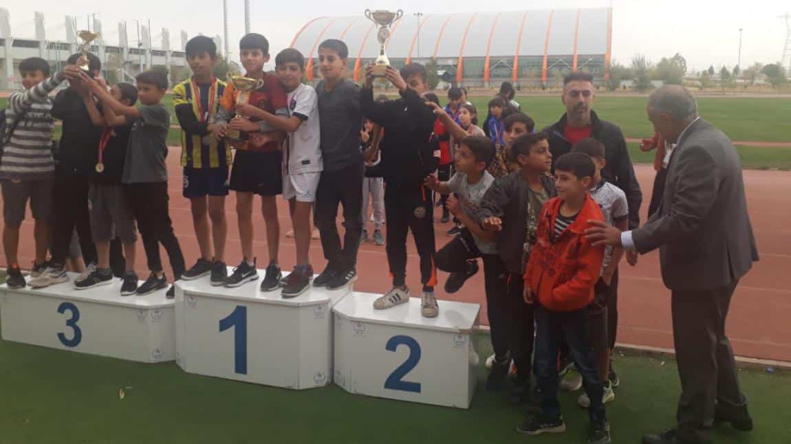 29 Ekim Cumhuriyet Bayramı Atletizm Yol Yarışması Küçük Erkekler 2.si Karatay Ortaokulu